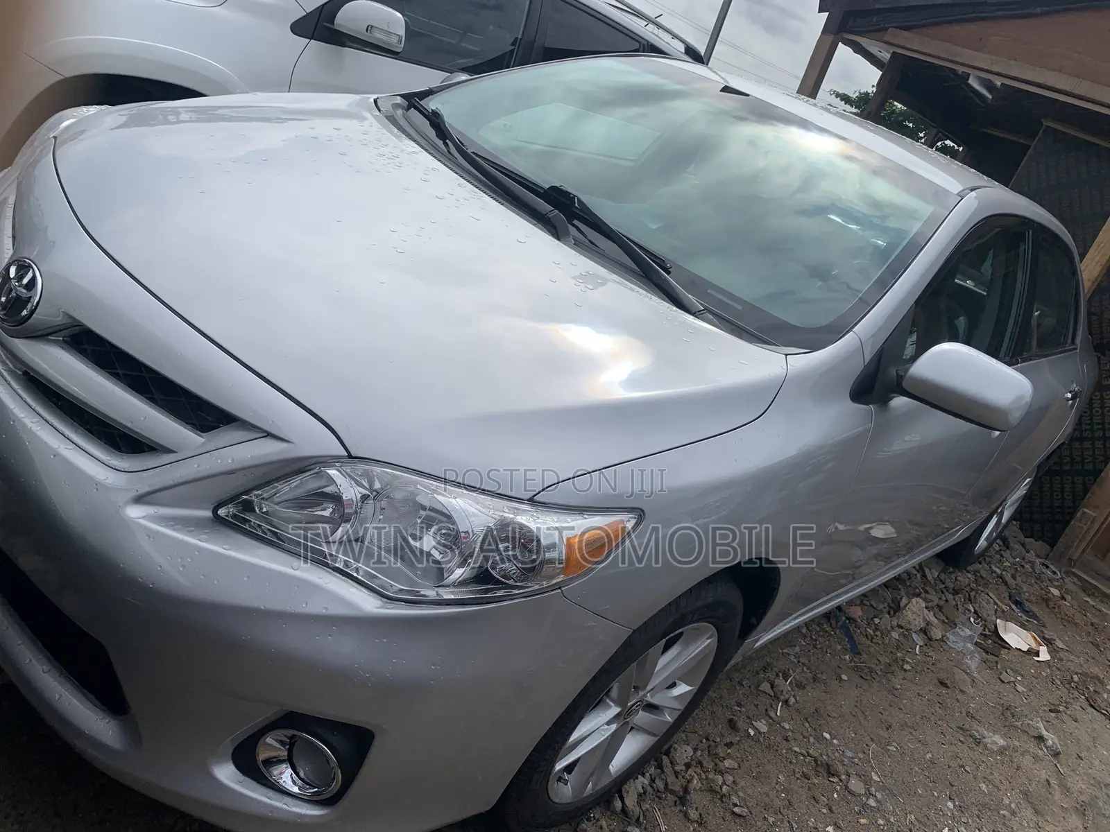Toyota Corolla LE 4dr Sedan (1.8L 4cyl 4A) 2012 Silver