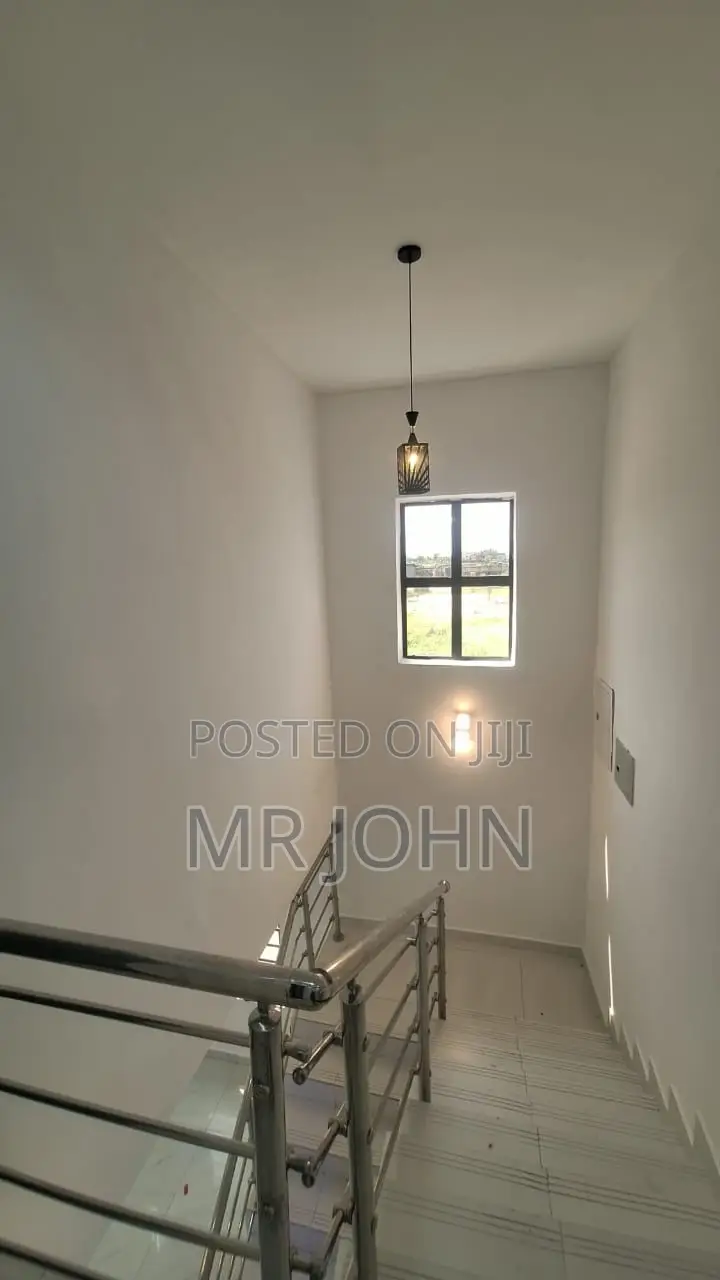 3bdrm Duplex in Bq Green Estate ๐ก, VGC / Ajah for rent