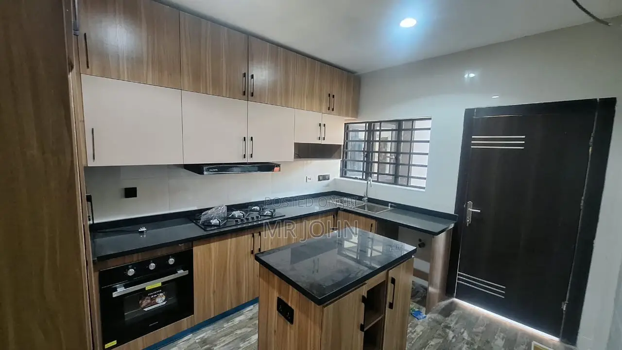 3bdrm Duplex in Bq Green Estate ๐ก, VGC / Ajah for rent