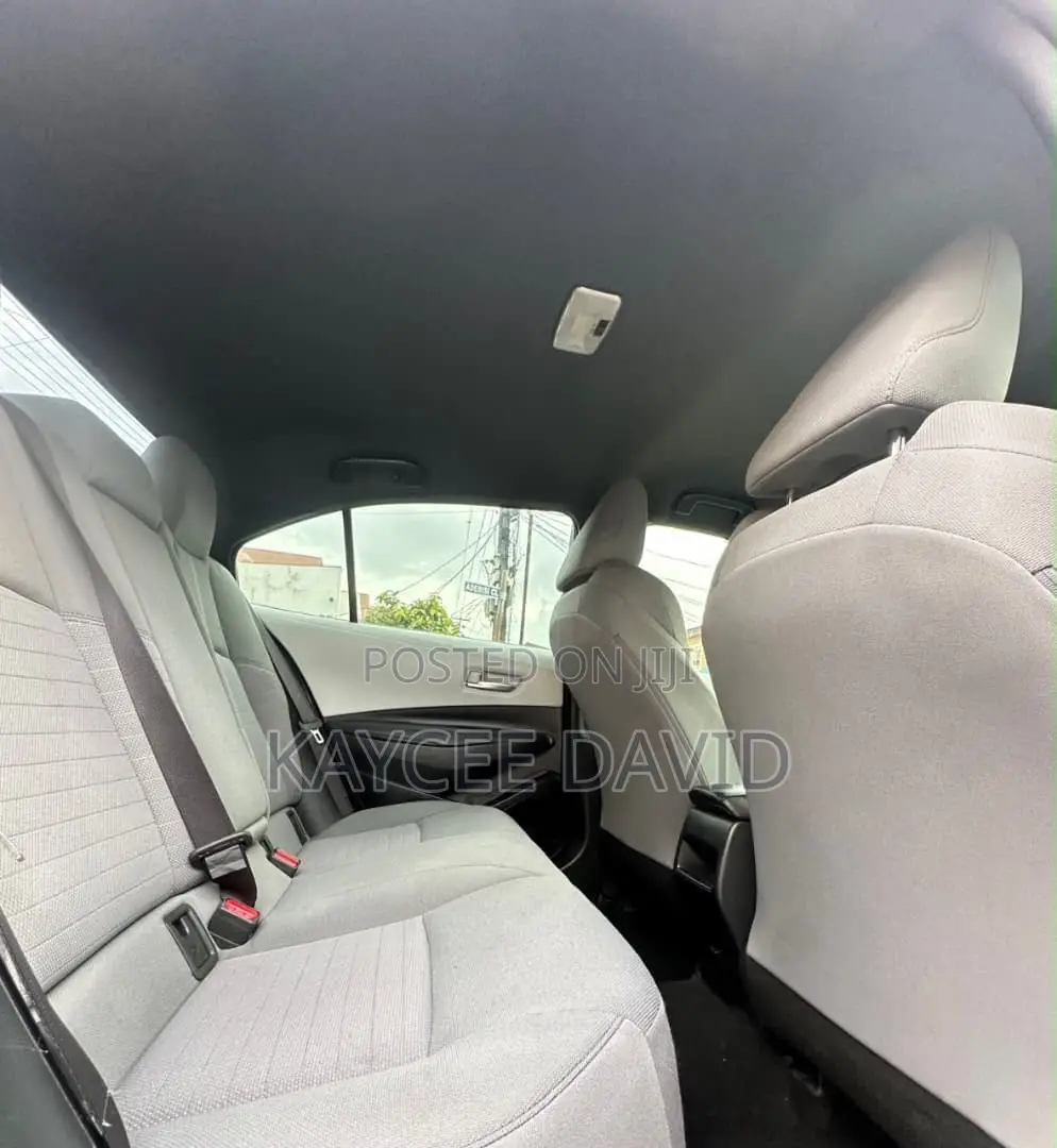 Toyota Corolla SE 2022 Silver
