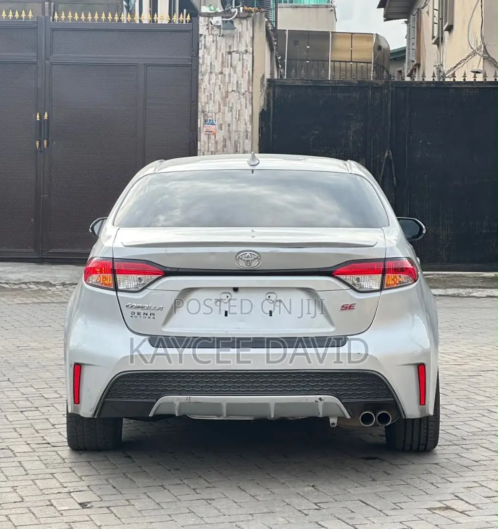 Toyota Corolla SE 2022 Silver