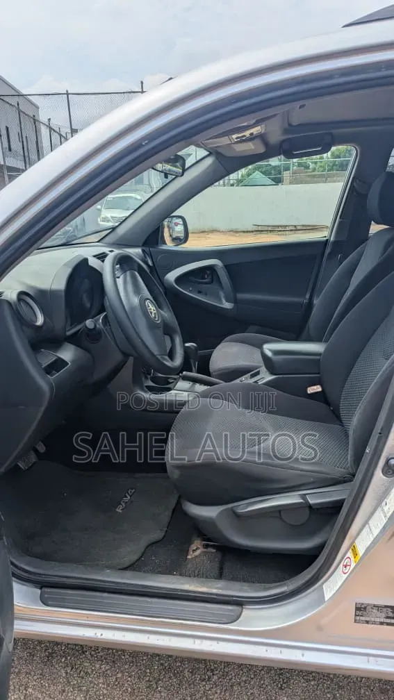 Toyota RAV4 2012 Silver