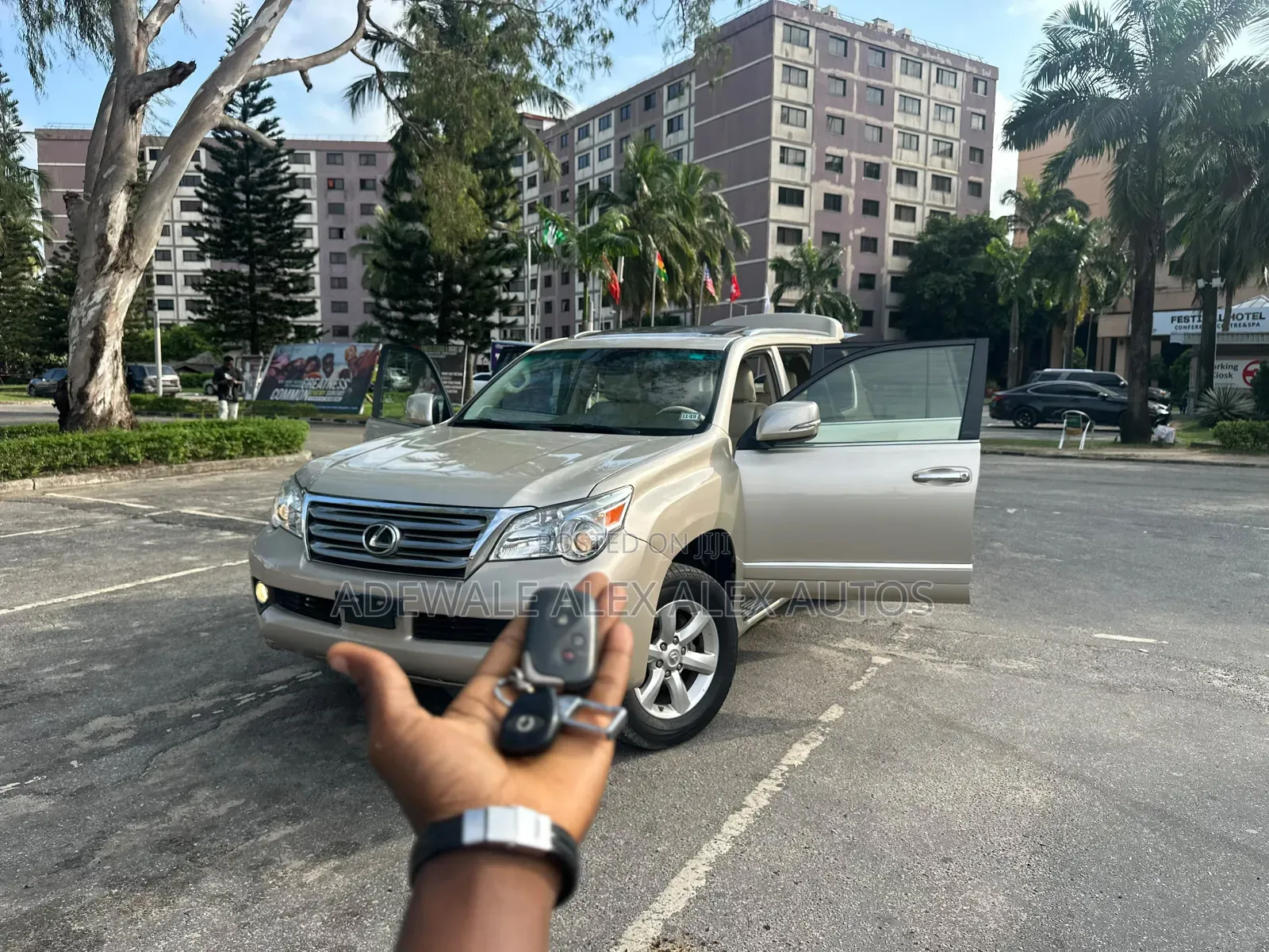 Lexus GX 2013 Gold