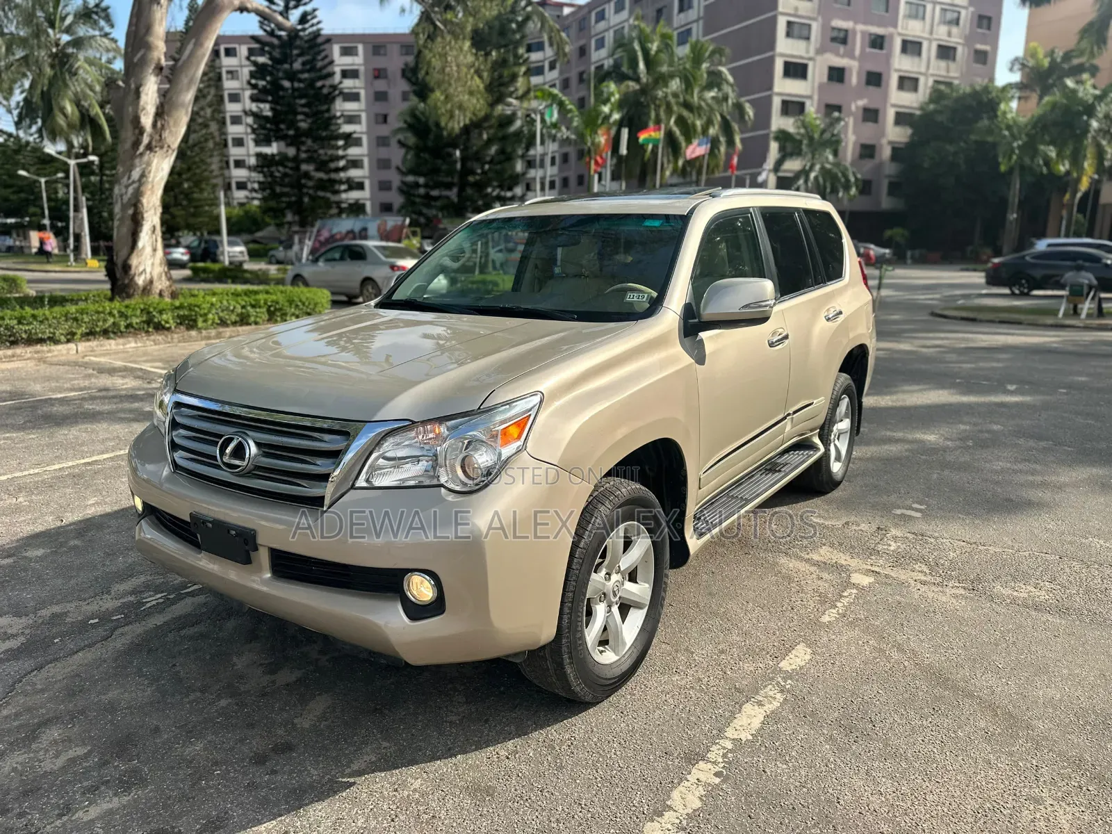 Lexus GX 2013 Gold