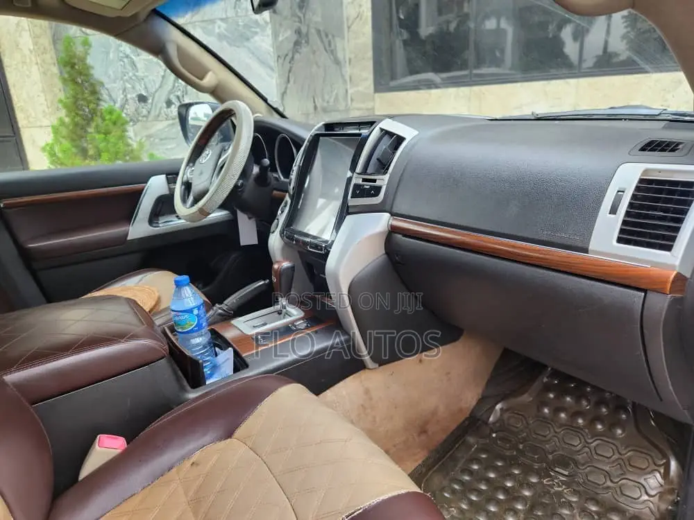 Toyota Land Cruiser 3.5 Petrol 4WD 2022 White