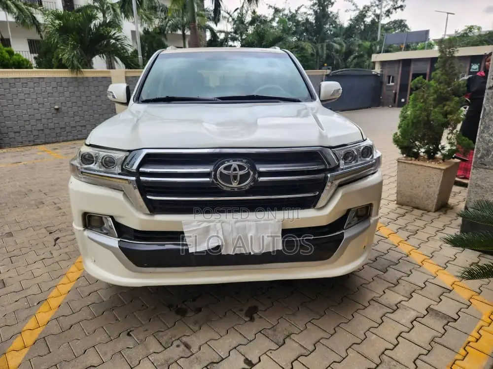 Toyota Land Cruiser 3.5 Petrol 4WD 2022 White