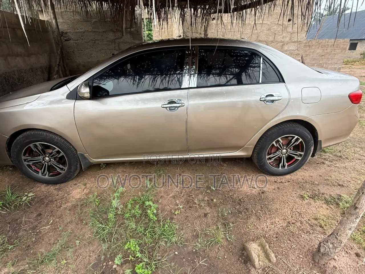 Toyota Corolla 2010 Gold