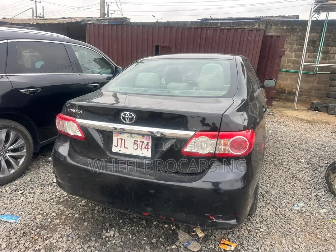 Toyota Corolla LE 4dr Sedan (1.8L 4cyl 4A) 2012 Black