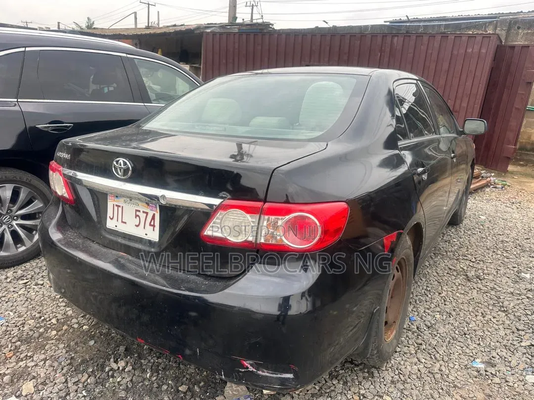 Toyota Corolla LE 4dr Sedan (1.8L 4cyl 4A) 2012 Black