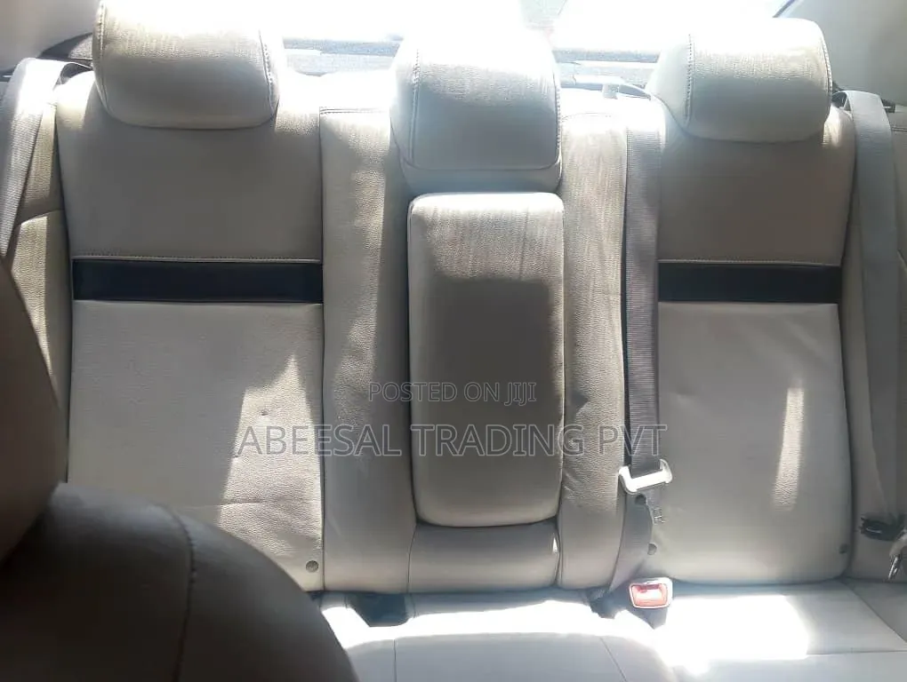 Toyota Camry LE 4dr Sedan (2.5L 4cyl 6A) 2012 Silver