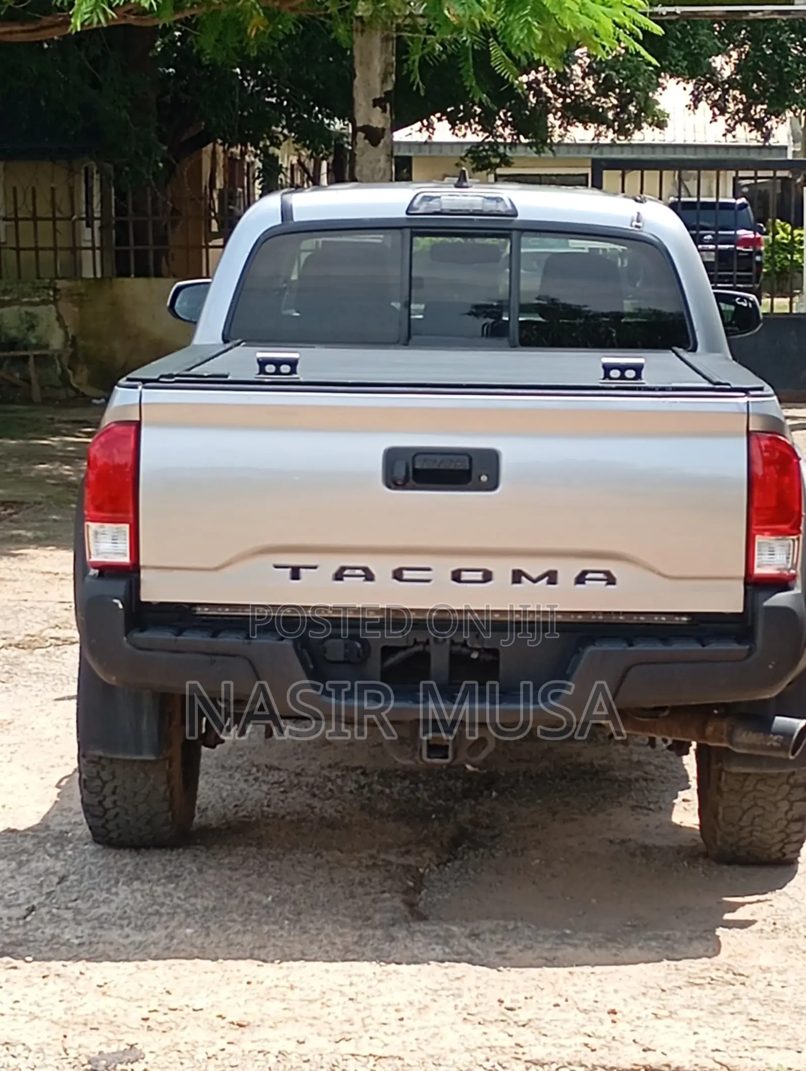 Toyota Tacoma 2017 Gray