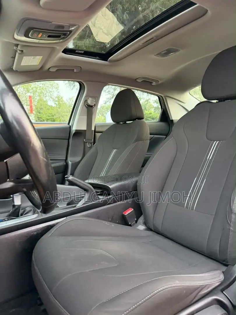 Hyundai Elantra 2022