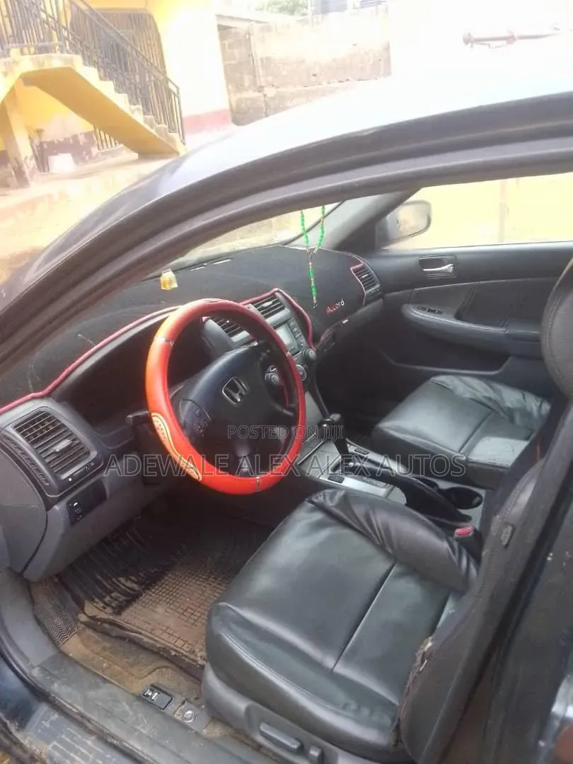 Honda Accord 2005 Gray