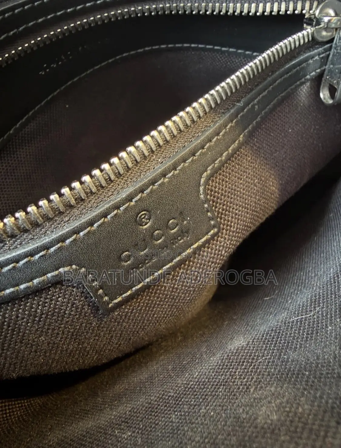 Authentic Gucci GG Supreme Large Messenger Crossbody Bag