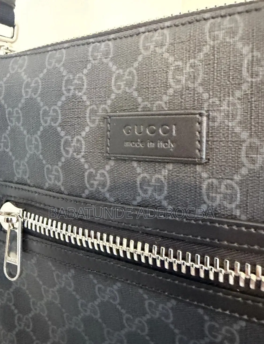 Authentic Gucci GG Supreme Large Messenger Crossbody Bag