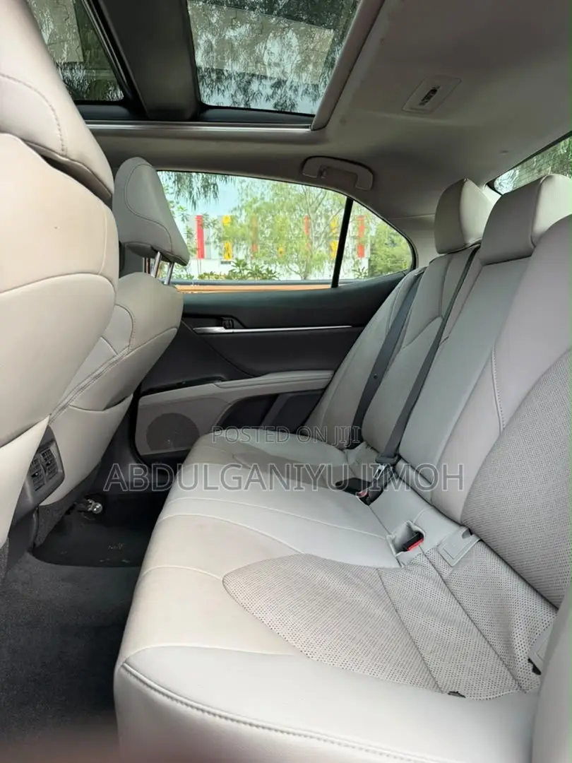 Toyota Camry 2018 Red