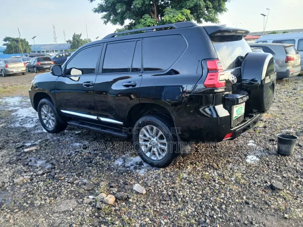 Toyota Land Cruiser Prado 2019 Black