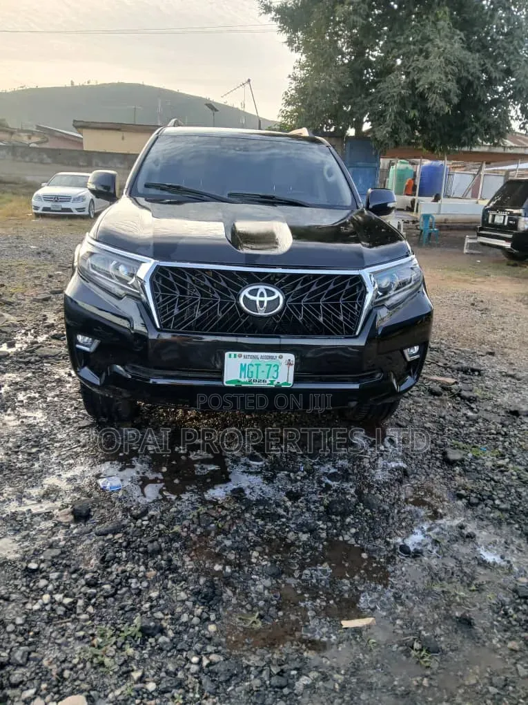 Toyota Land Cruiser Prado 2019 Black