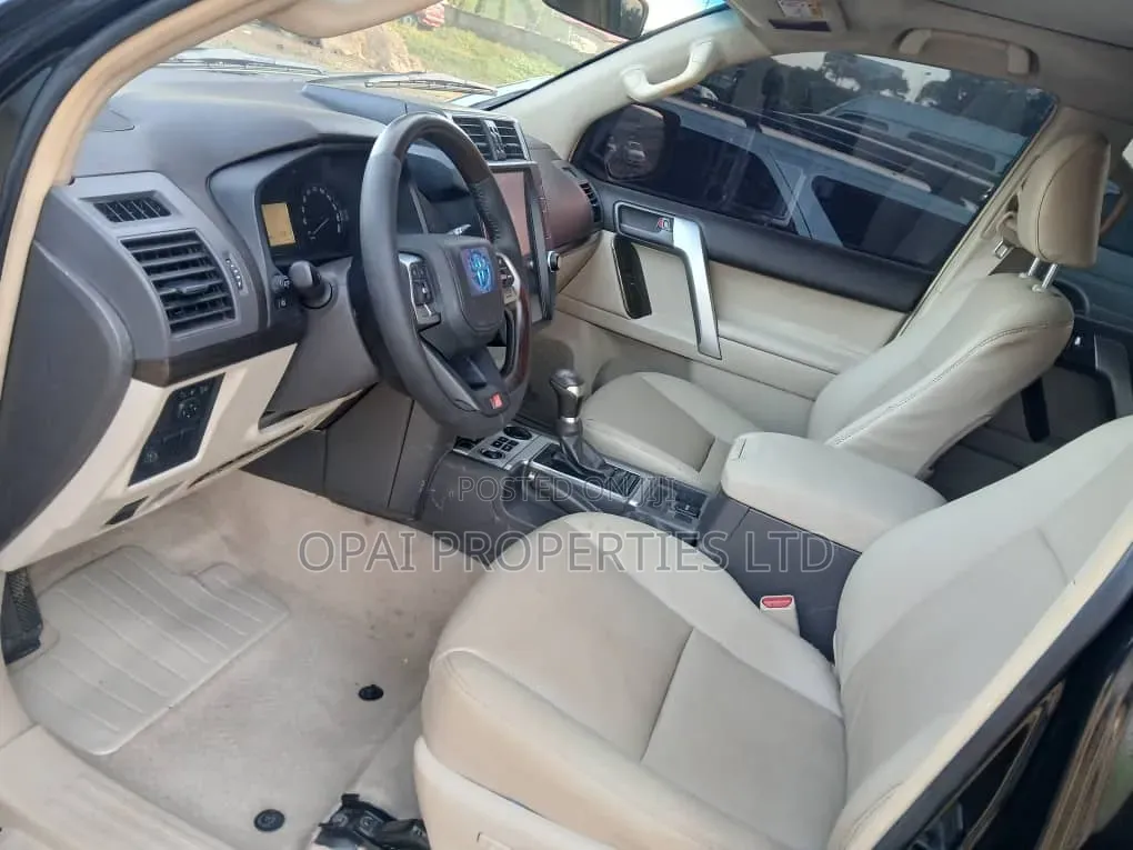 Toyota Land Cruiser Prado 2019 Black