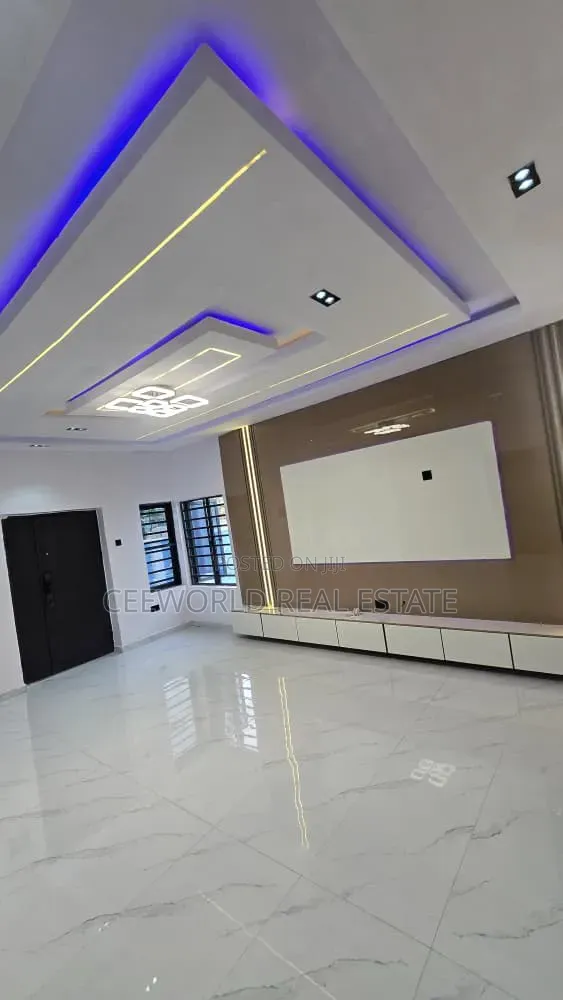 3bdrm Bungalow in Adetokun Ologuneru for sale