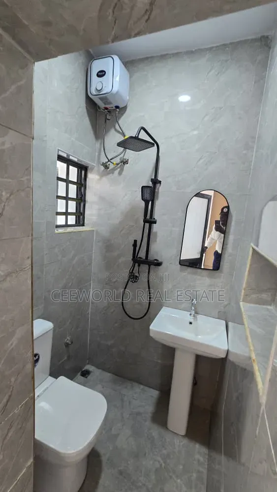 3bdrm Bungalow in Adetokun Ologuneru for sale