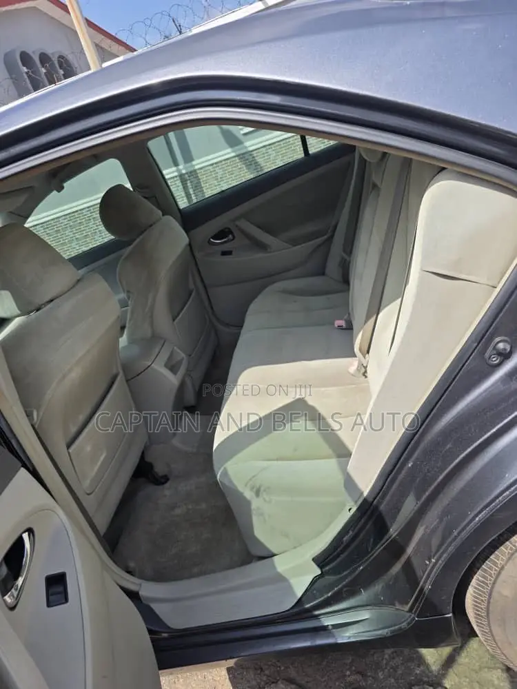 Toyota Camry LE 4dr Sedan (2.4L 4cyl 5A) 2008 Gray