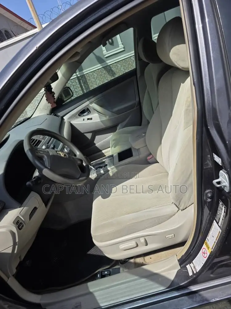 Toyota Camry LE 4dr Sedan (2.4L 4cyl 5A) 2008 Gray