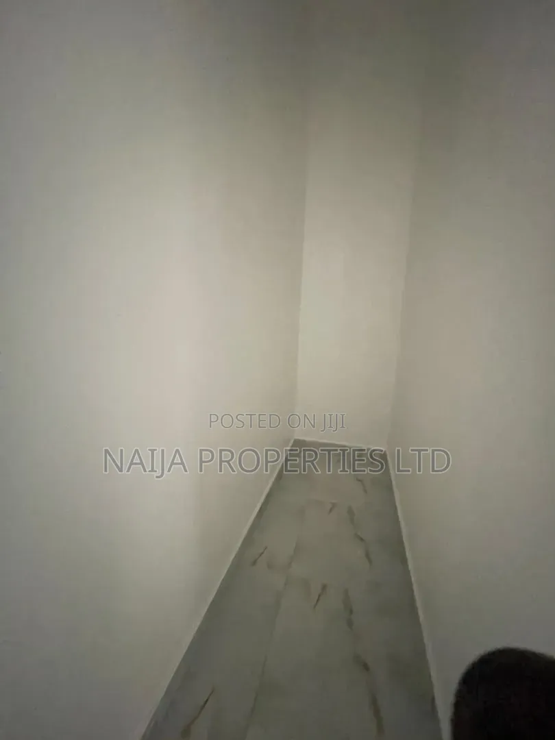 3bdrm Townhouse / Terrace in Lekki Phase 1 for rent
