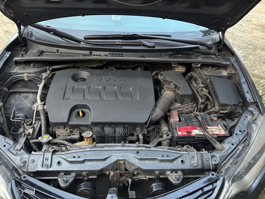 Toyota Corolla L 4dr Sedan (1.8L 4cyl 4A) 2014 Gray