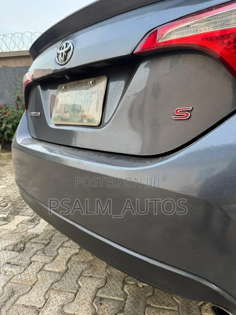 Toyota Corolla L 4dr Sedan (1.8L 4cyl 4A) 2014 Gray