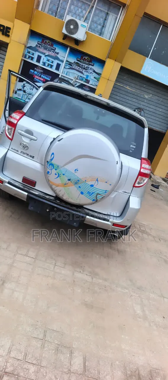 Toyota RAV4 2010 Silver