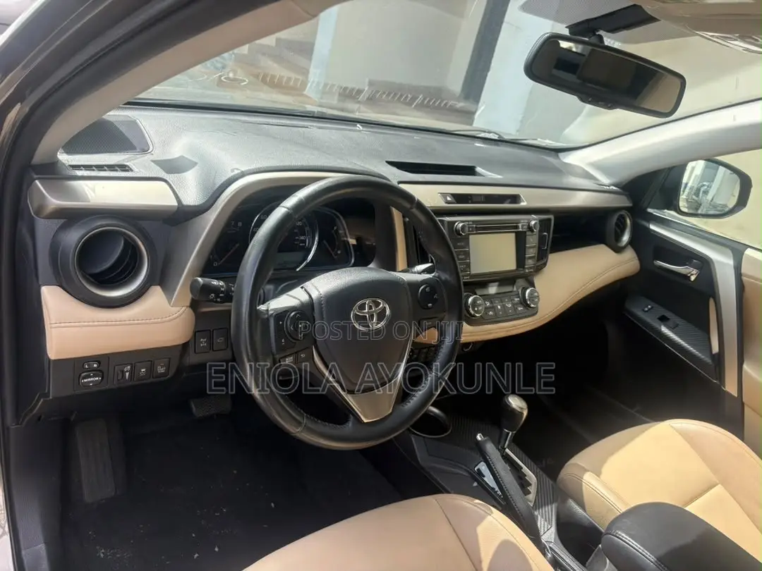Toyota RAV4 LE 4dr SUV AWD (2.5L 4cyl 6A) 2014 Gray