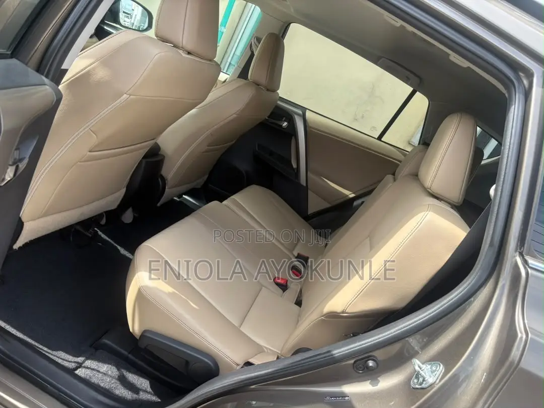 Toyota RAV4 LE 4dr SUV AWD (2.5L 4cyl 6A) 2014 Gray