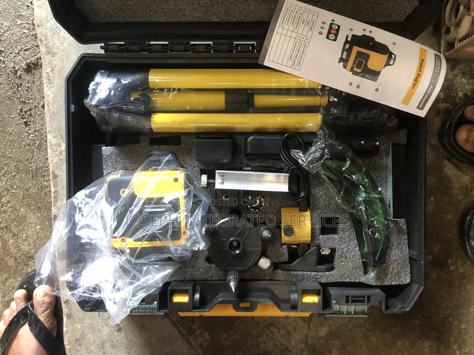 Dewalt 16-Line 4D Self-Leveling Green Beam Laser Level Kit