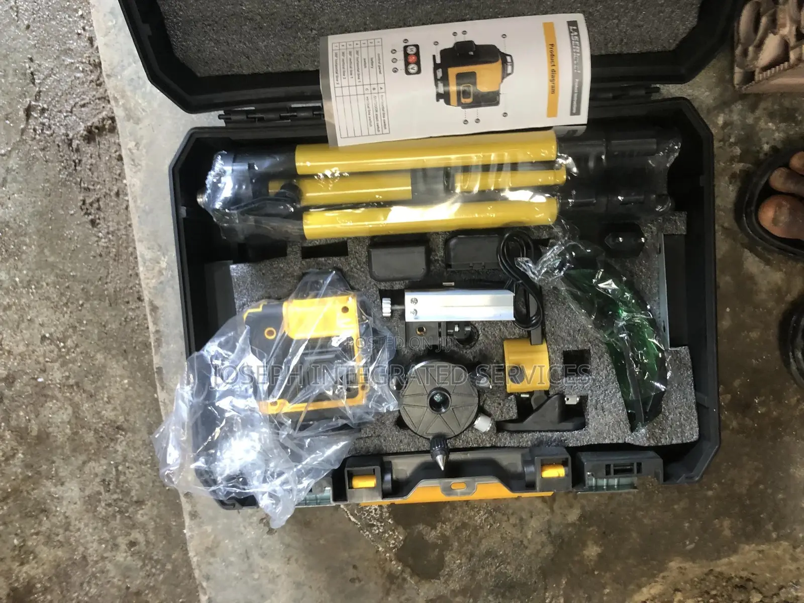 Dewalt 16-Line 4D Self-Leveling Green Beam Laser Level Kit