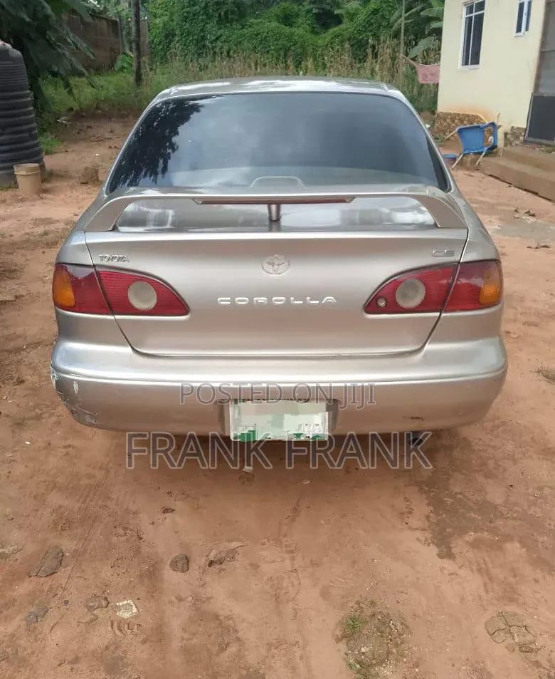 Toyota Corolla 2001 Gold