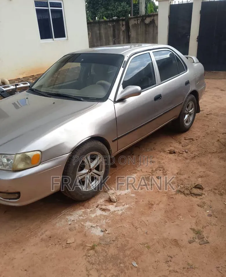 Toyota Corolla 2001 Gold