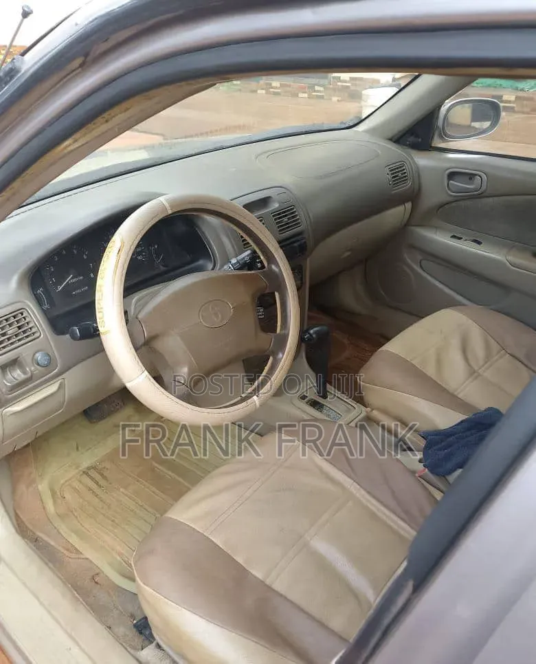 Toyota Corolla 2001 Gold