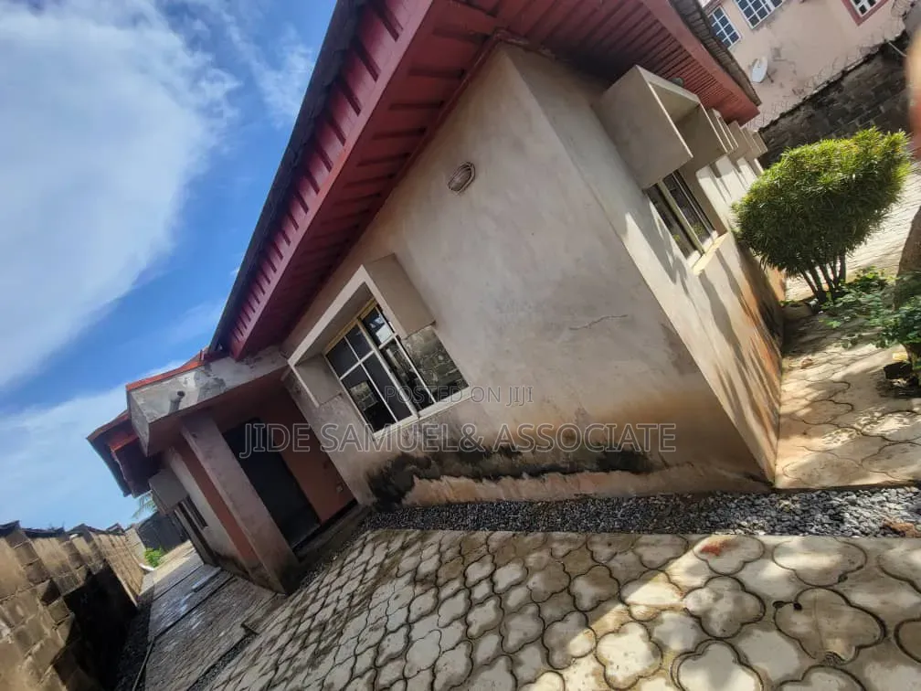 Furnished Mini Flat in Ayobo for rent