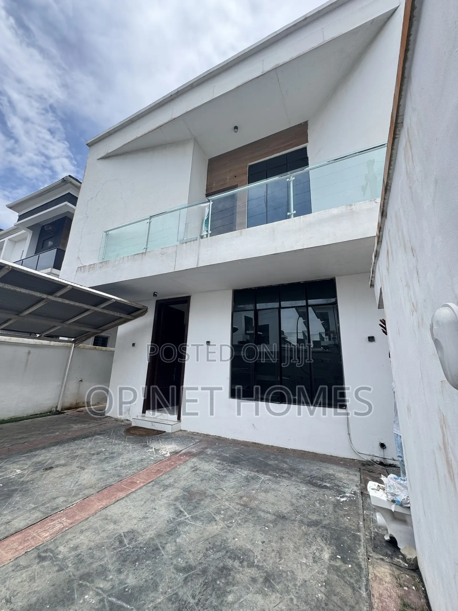 4bdrm Duplex in Lekki for sale
