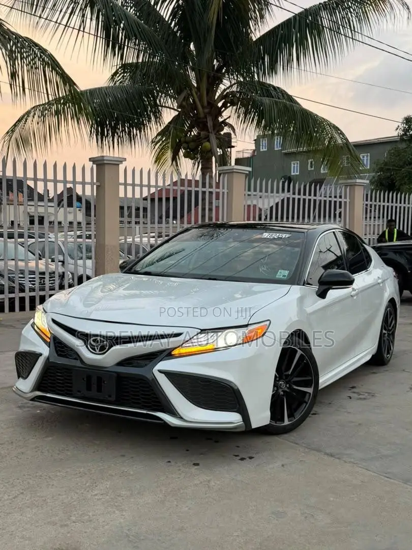 Toyota Camry XSE (2.5L 4cyl 8A) 2019 White