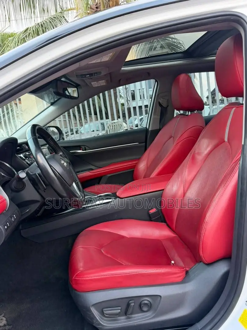 Toyota Camry XSE (2.5L 4cyl 8A) 2019 White