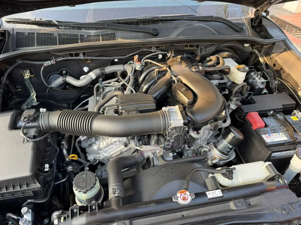 Toyota Hilux SR5+ 2026 Black