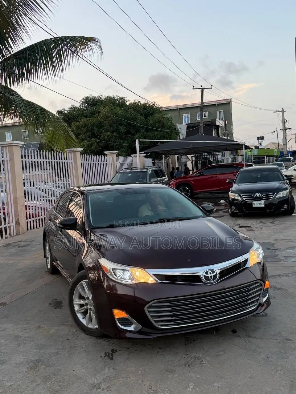 Toyota Avalon XLE FWDSedan (3.6L 6cyl 6A) 2016 Burgundy