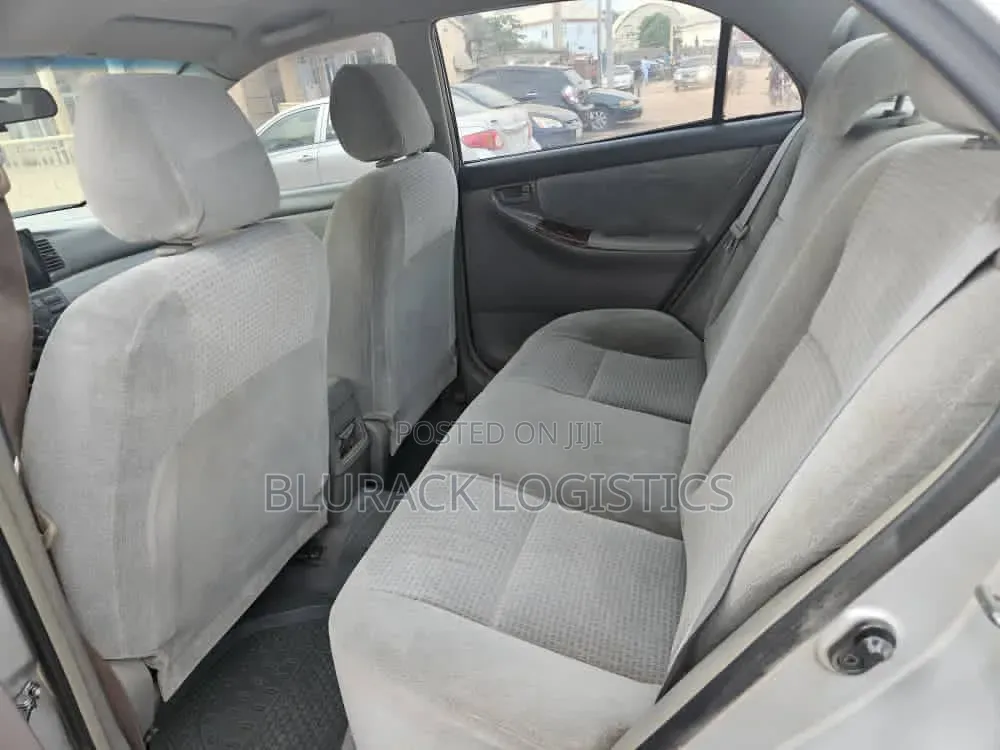 Toyota Corolla LE 2005 Silver