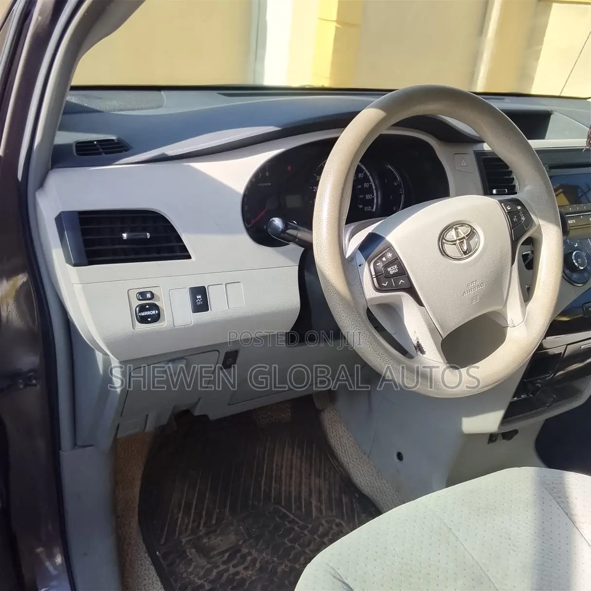 Toyota Sienna LE 7 Passenger 2010 Gray