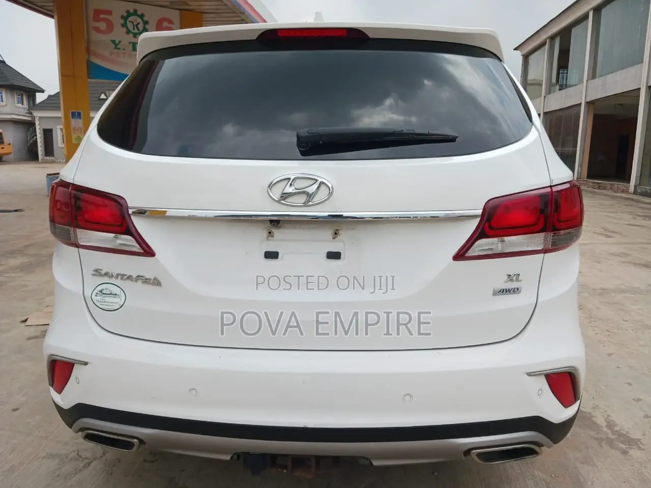 Hyundai Santa Fe Limited AWD 2017 White