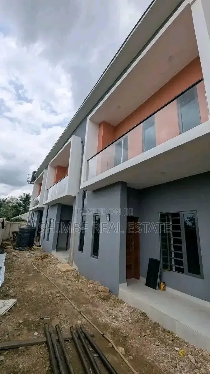 2bdrm Duplex in Shelter Afrique, Uyo for sale