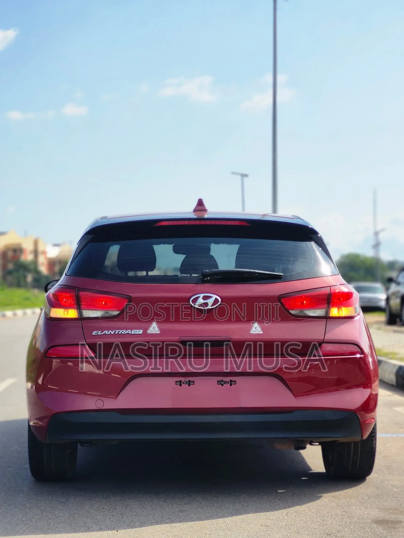 Hyundai Elantra 2018 Red
