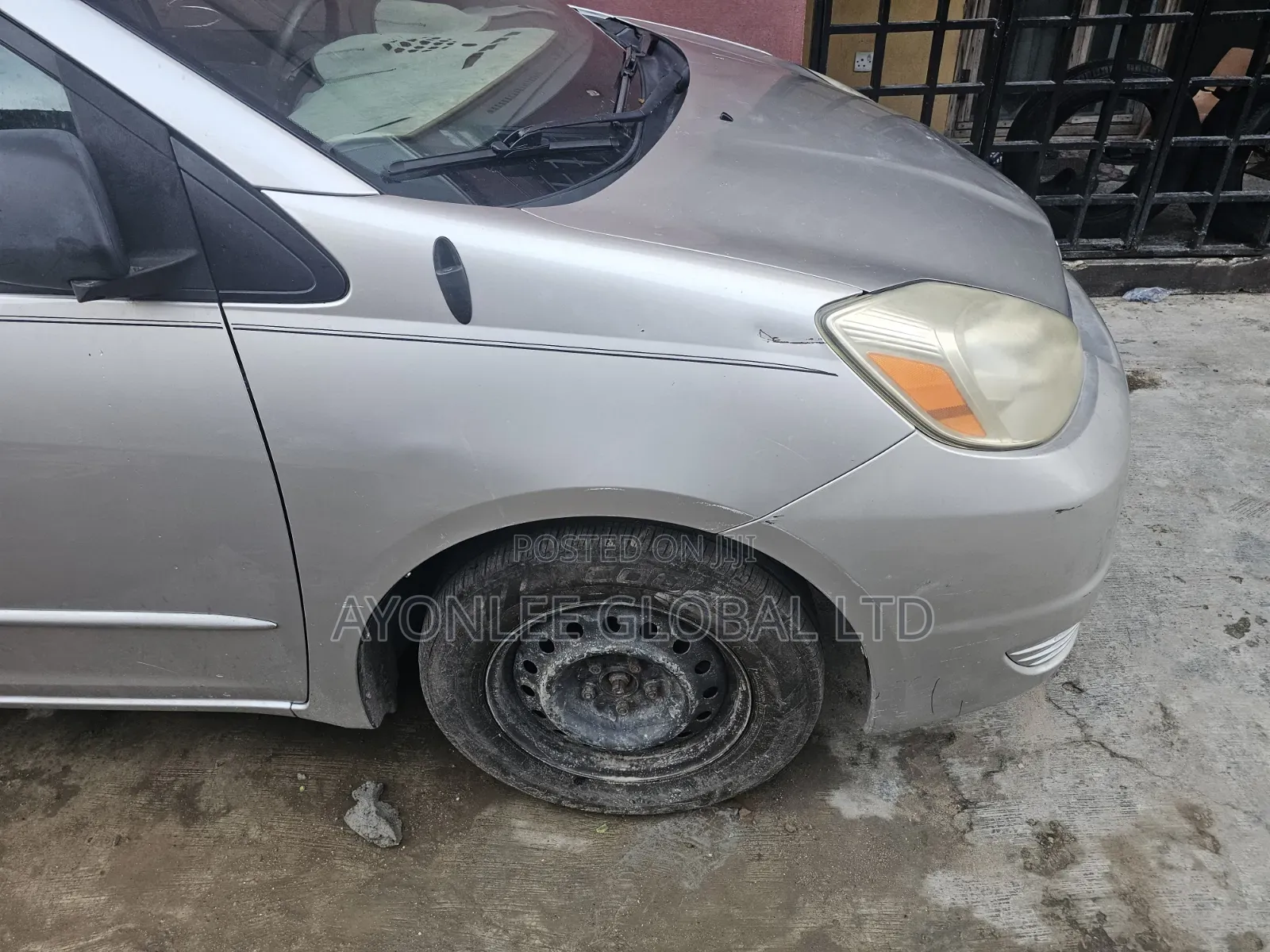 Toyota Sienna 2004 Silver